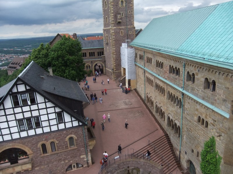 innenhof_vom_turm